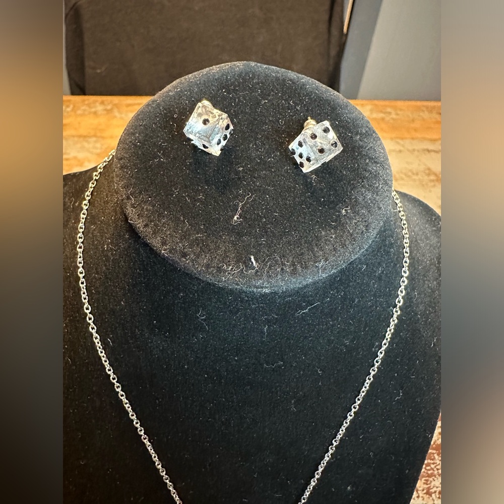 NWOT Lucky Dice (Crystal?/glass?) 18” chain and earrings So cute & dainty!! - Picture 2 of 3